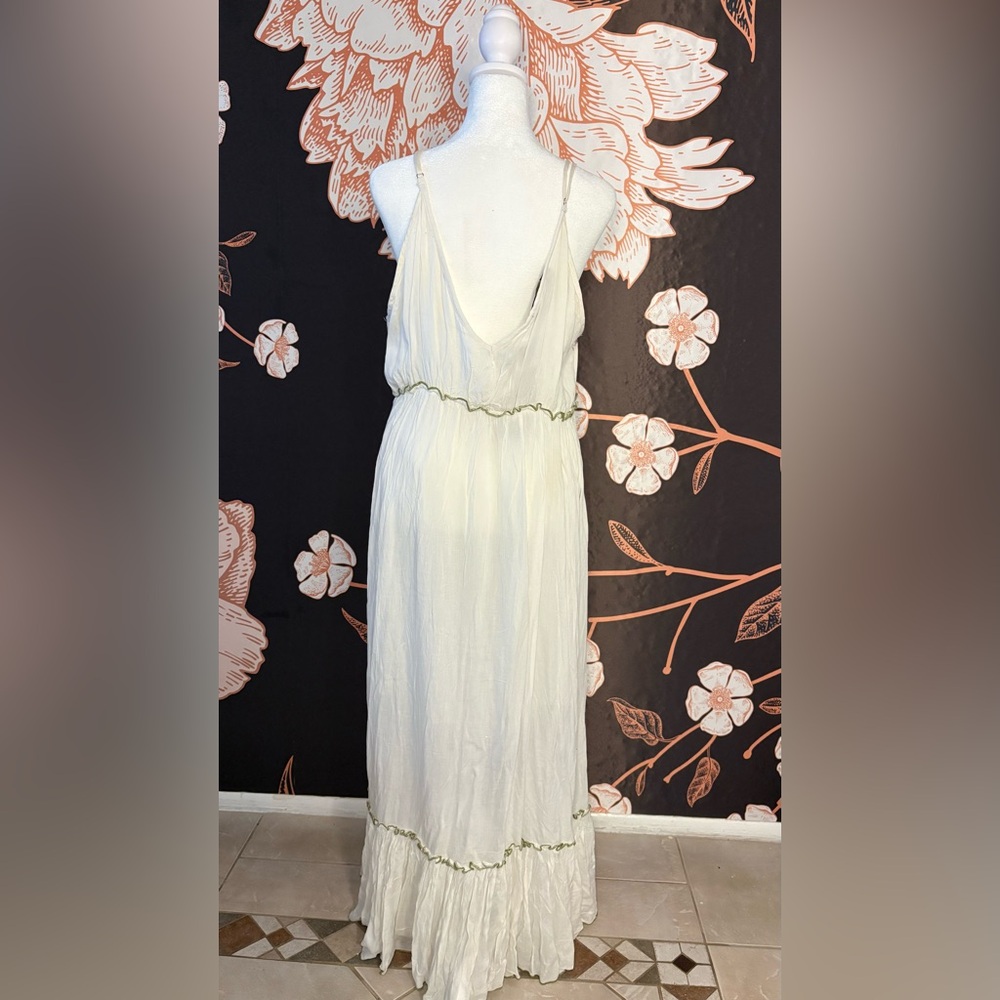 NWT Papa Pia Whimsical White Maxi Dress with Beautiful Embroidery Detail - Picture 6 of 8